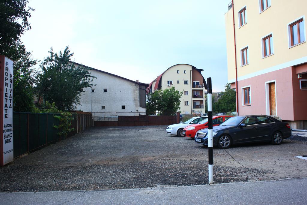 Pensiunea Bianco Nero Timişoara Exteriör bild