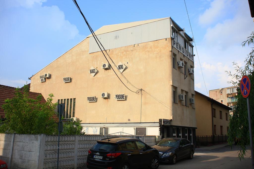 Pensiunea Bianco Nero Timişoara Exteriör bild